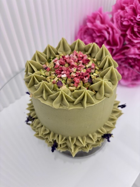 Tort PISTACJA & MATCHA & TRUSKAWKA_1.jpeg